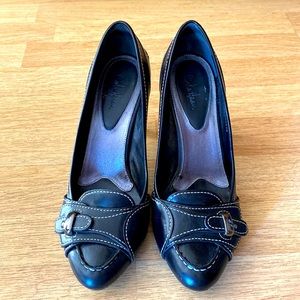 Women’s Cole Haan Black Leather w/White Stitching Heels Size 8